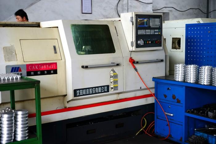 What kinds of CNC machine are there?